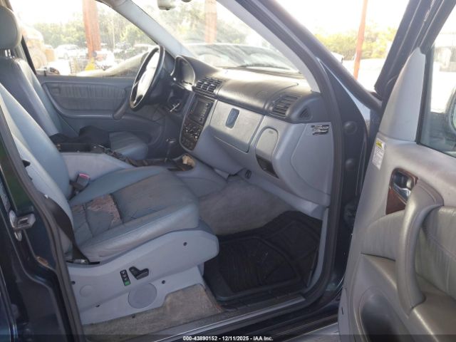 Mercedes-Benz M-Class Image 4