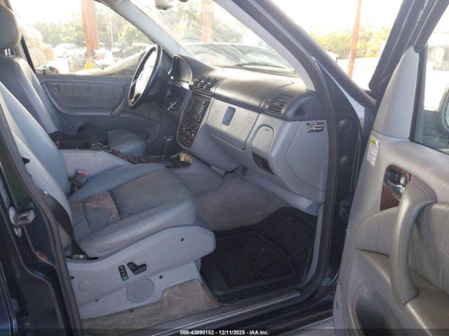 Mercedes-Benz M-Class Image 4