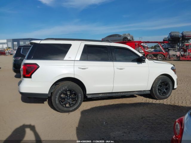 Ford Expedition Timberline Image 11