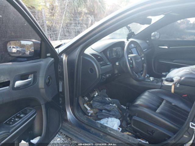 Chrysler 300 300s Image 13