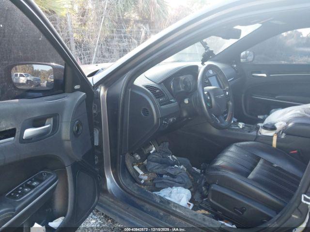 Chrysler 300 300s Image 13