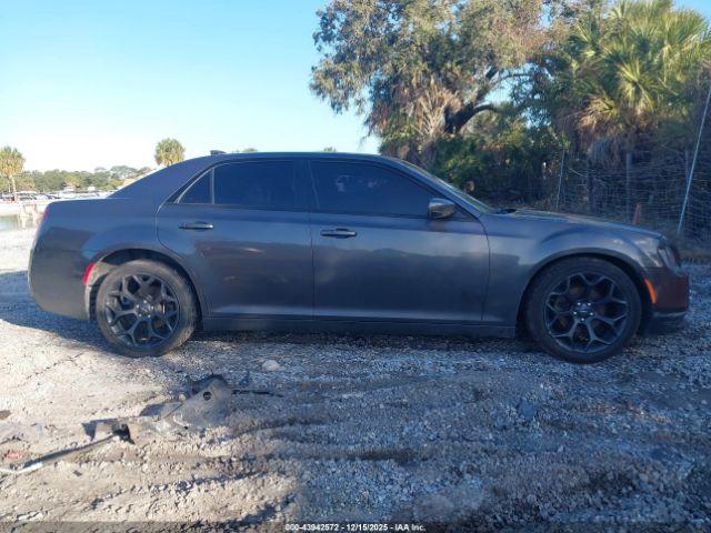 Chrysler 300 300s Image 10