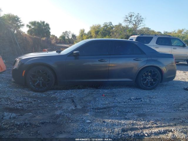 Chrysler 300 300s Image 16