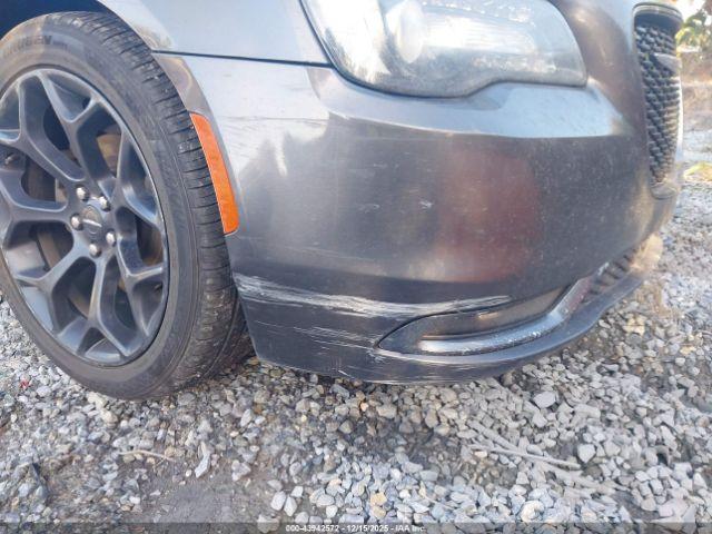 Chrysler 300 300s Image 17