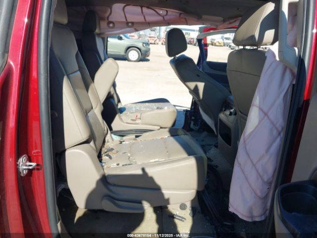 Chevrolet Suburban Lt Image 12