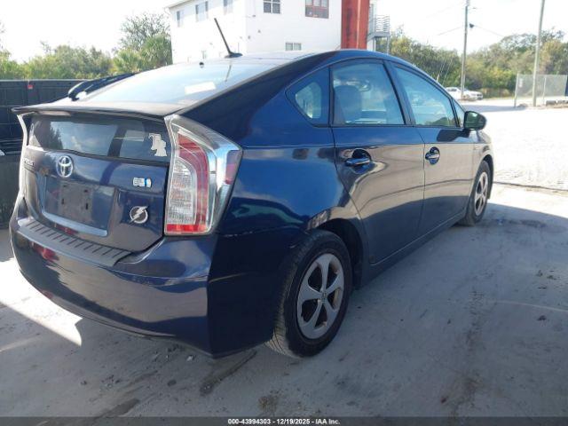 Toyota Prius Four Image 4