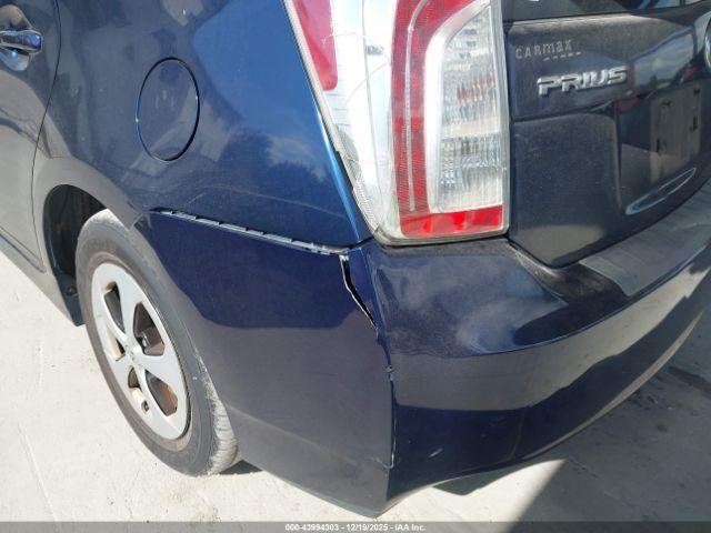 Toyota Prius Four Image 6