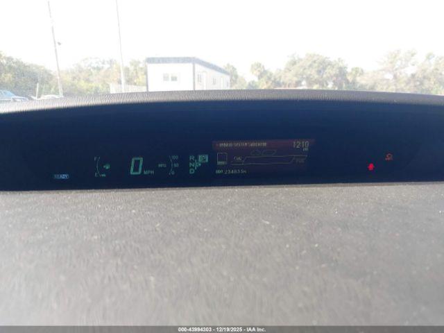 Toyota Prius Four Image 5