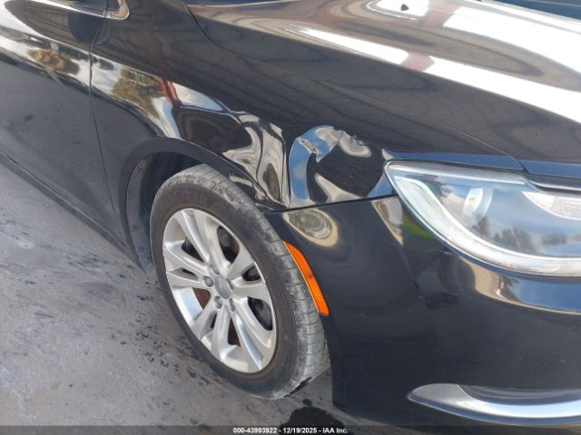 Chrysler 200 Limited Image 7