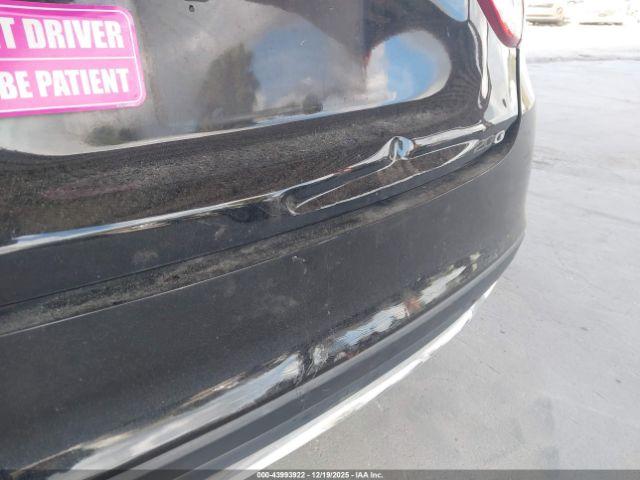 Chrysler 200 Limited Image 12