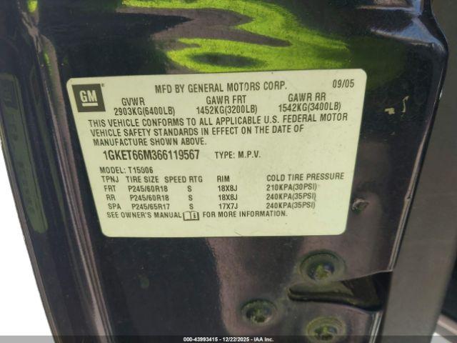 GMC Envoy XL Denali Image 9