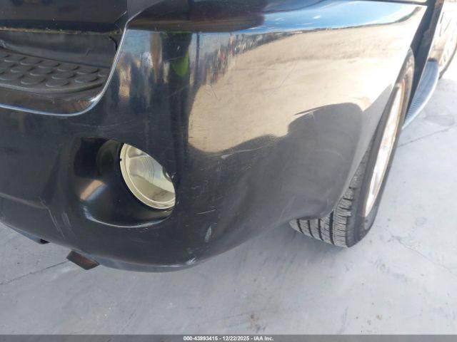 GMC Envoy XL Denali Image 13