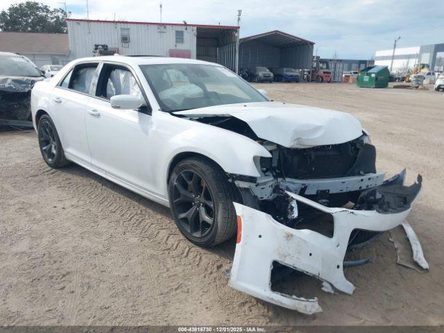  Salvage Chrysler 300