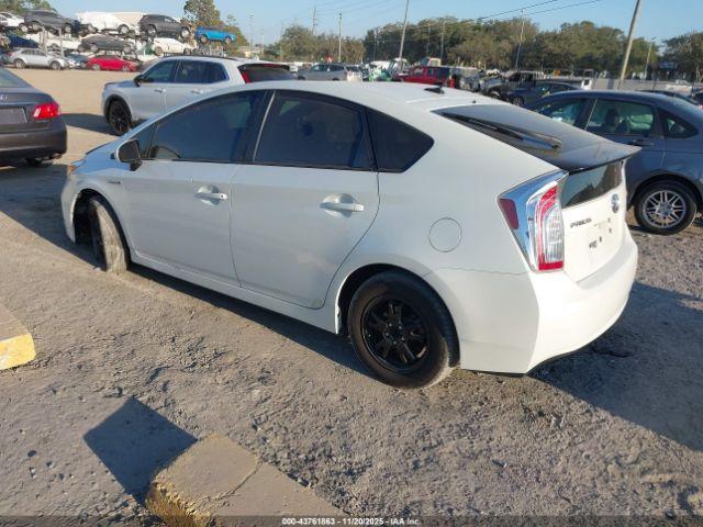 Toyota Prius Three Image 9