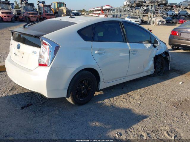 Toyota Prius Three Image 12