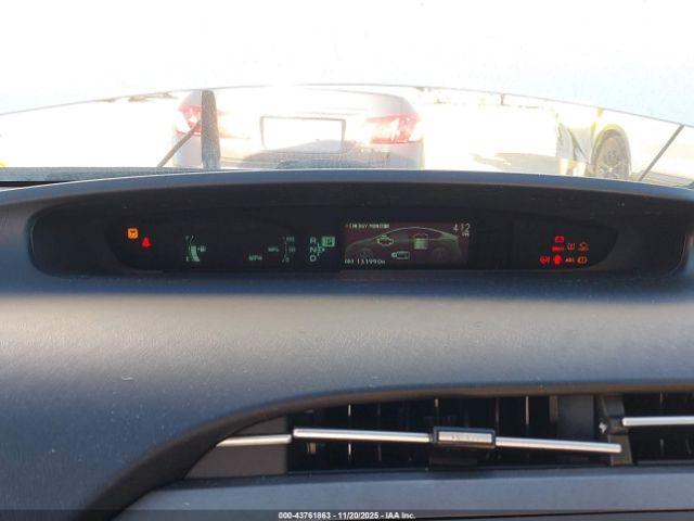 Toyota Prius Three Image 13