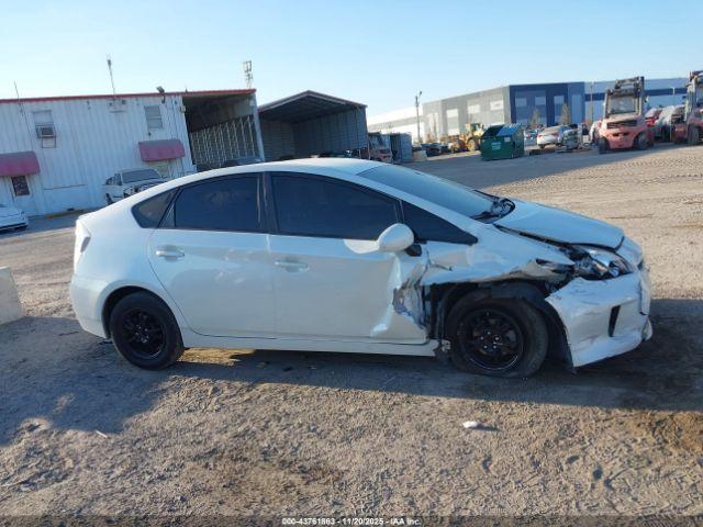 Toyota Prius Three Image 15