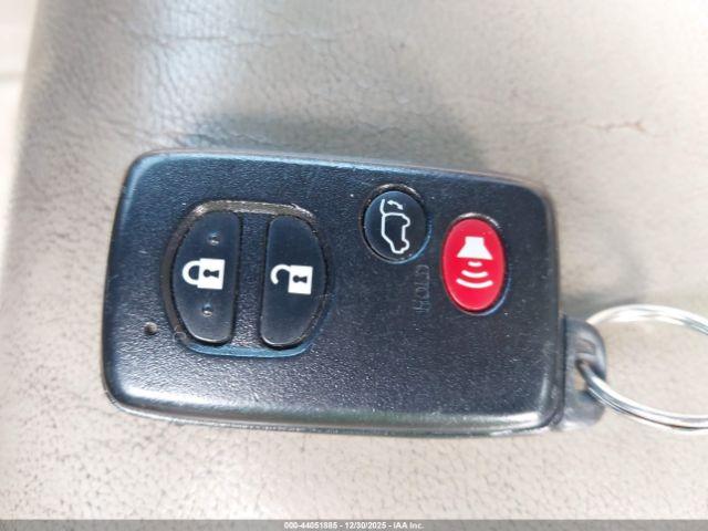 Toyota Highlander Limited V6 Image 9