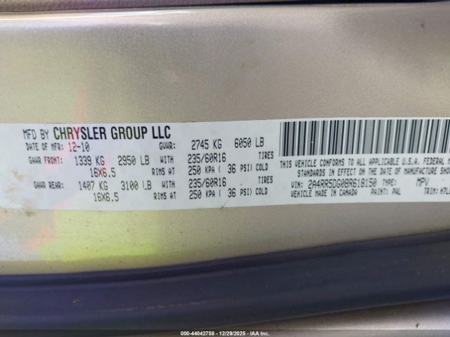 Chrysler Town & Country Touring Image 13