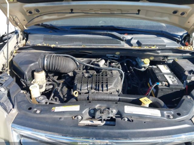 Chrysler Town & Country Touring Image 9