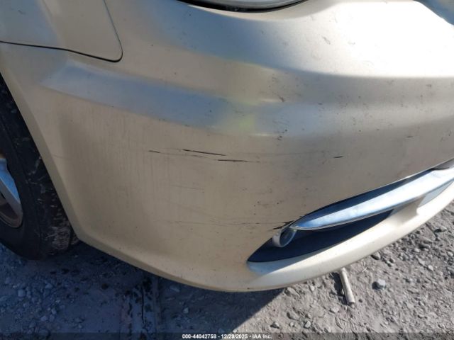 Chrysler Town & Country Touring Image 10