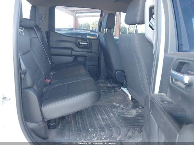 Chevrolet Silverado 1500 4wd  Short Bed Wt Image 10