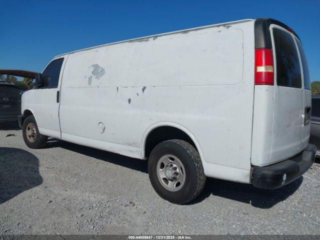 Chevrolet Express Work Van Image 5