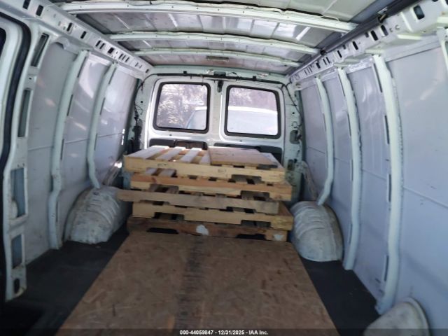 Chevrolet Express Work Van Image 11