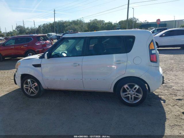 Kia Soul + Image 14