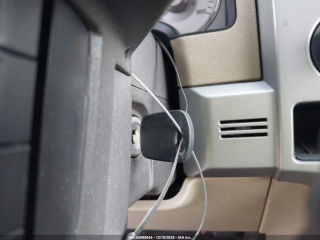 Ford F-150 Lariat Image 4