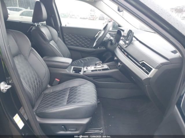 Mitsubishi Outlander Image 2