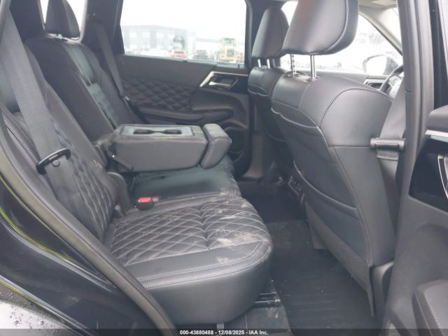 Mitsubishi Outlander Image 11