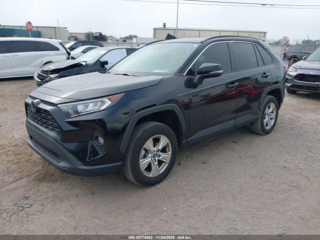 Toyota RAV4 Xle Image 14