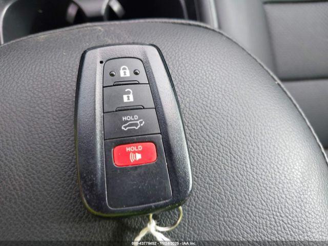 Toyota RAV4 Xle Image 10