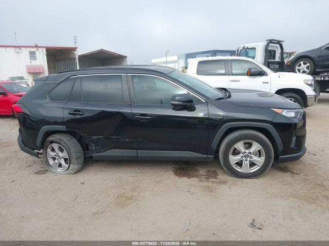 Toyota RAV4 Xle Image 11