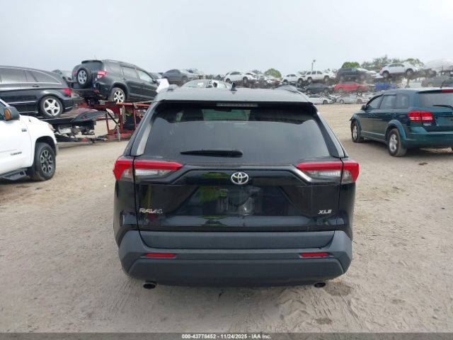 Toyota RAV4 Xle Image 15