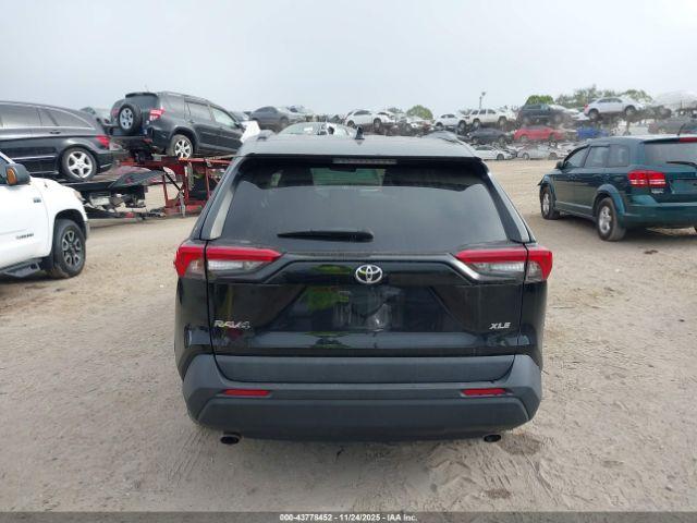 Toyota RAV4 Xle Image 15