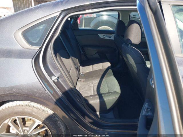 Kia Forte Lxs Image 16