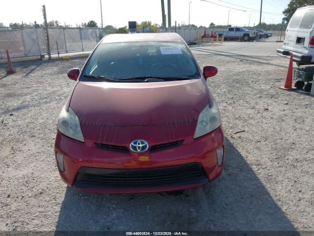 Toyota Prius Four Image 12