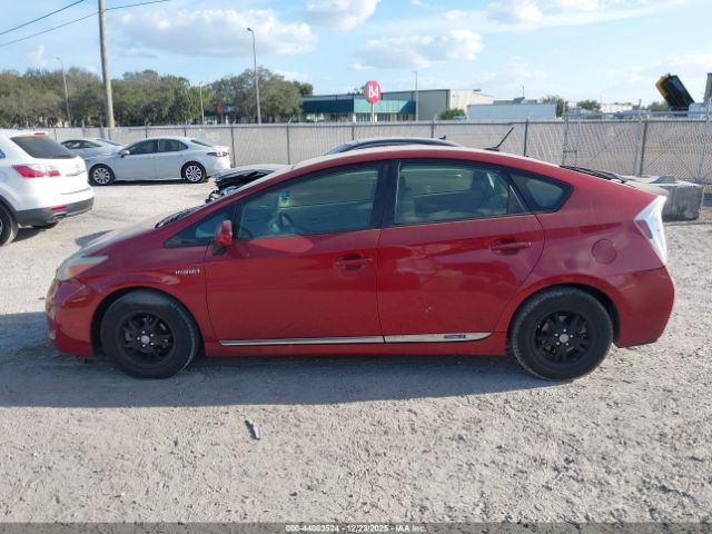 Toyota Prius Four Image 10