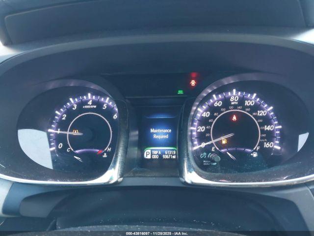 Toyota Avalon Limited Image 6