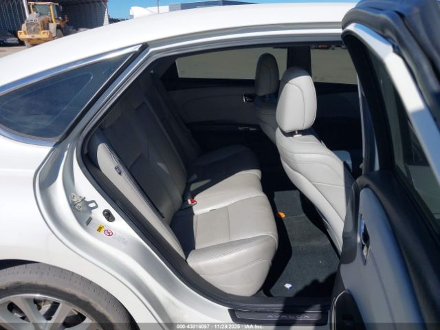 Toyota Avalon Limited Image 3