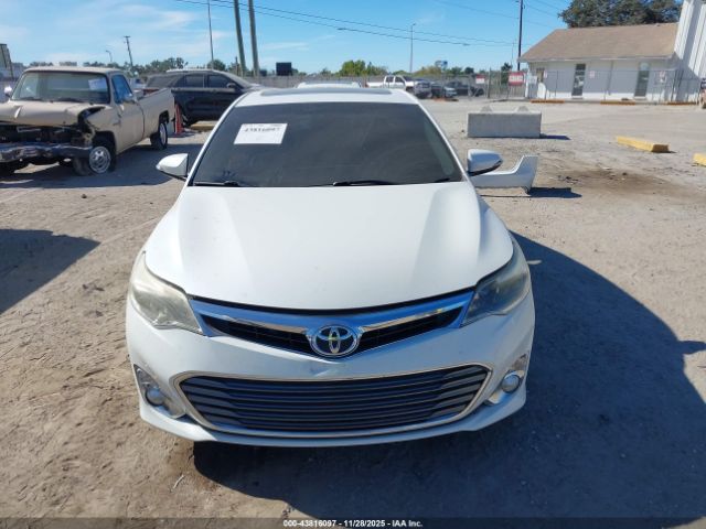 Toyota Avalon Limited Image 8