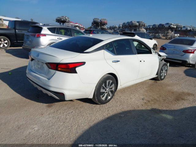 Nissan Altima 2.5 S Image 9