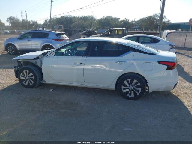 Nissan Altima 2.5 S Image 4