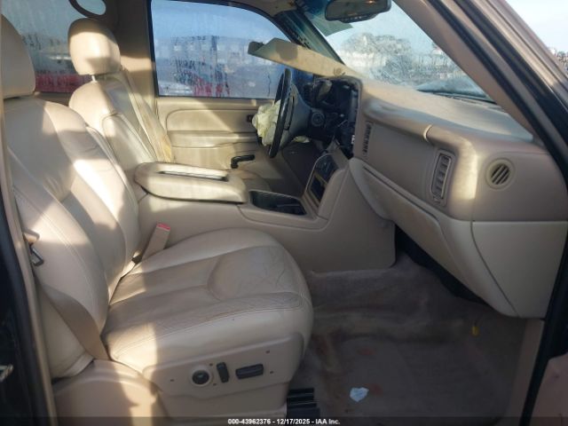 Chevrolet Suburban 2500 Lt Image 15