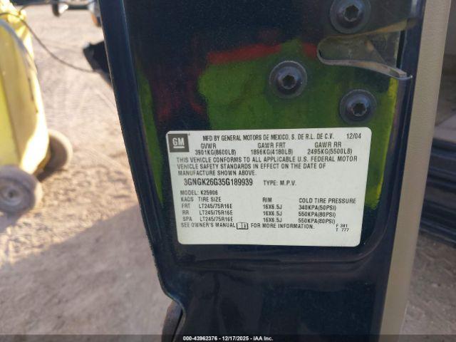 Chevrolet Suburban 2500 Lt Image 13