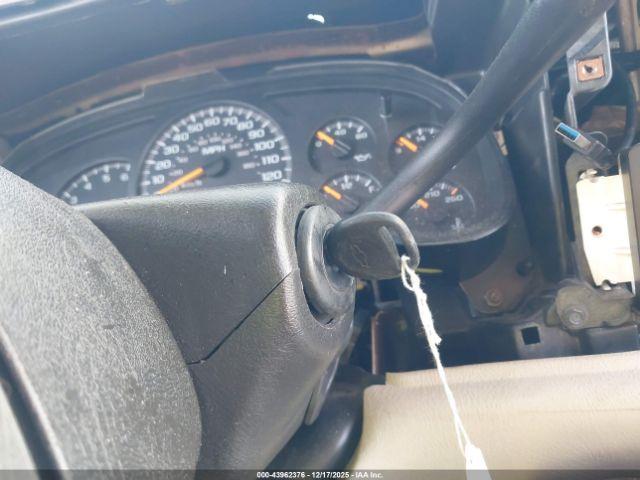 Chevrolet Suburban 2500 Lt Image 10