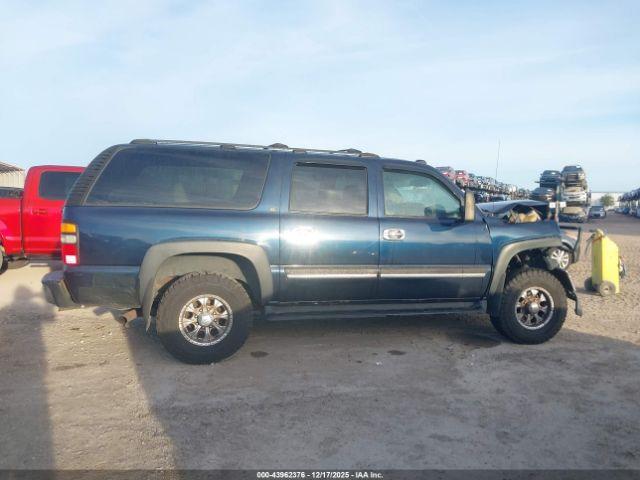 Chevrolet Suburban 2500 Lt Image 11