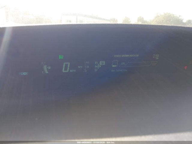 Toyota Prius Three Image 4